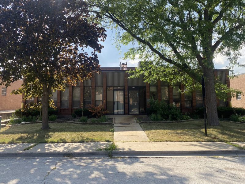 780 bonnie ln elk grove village